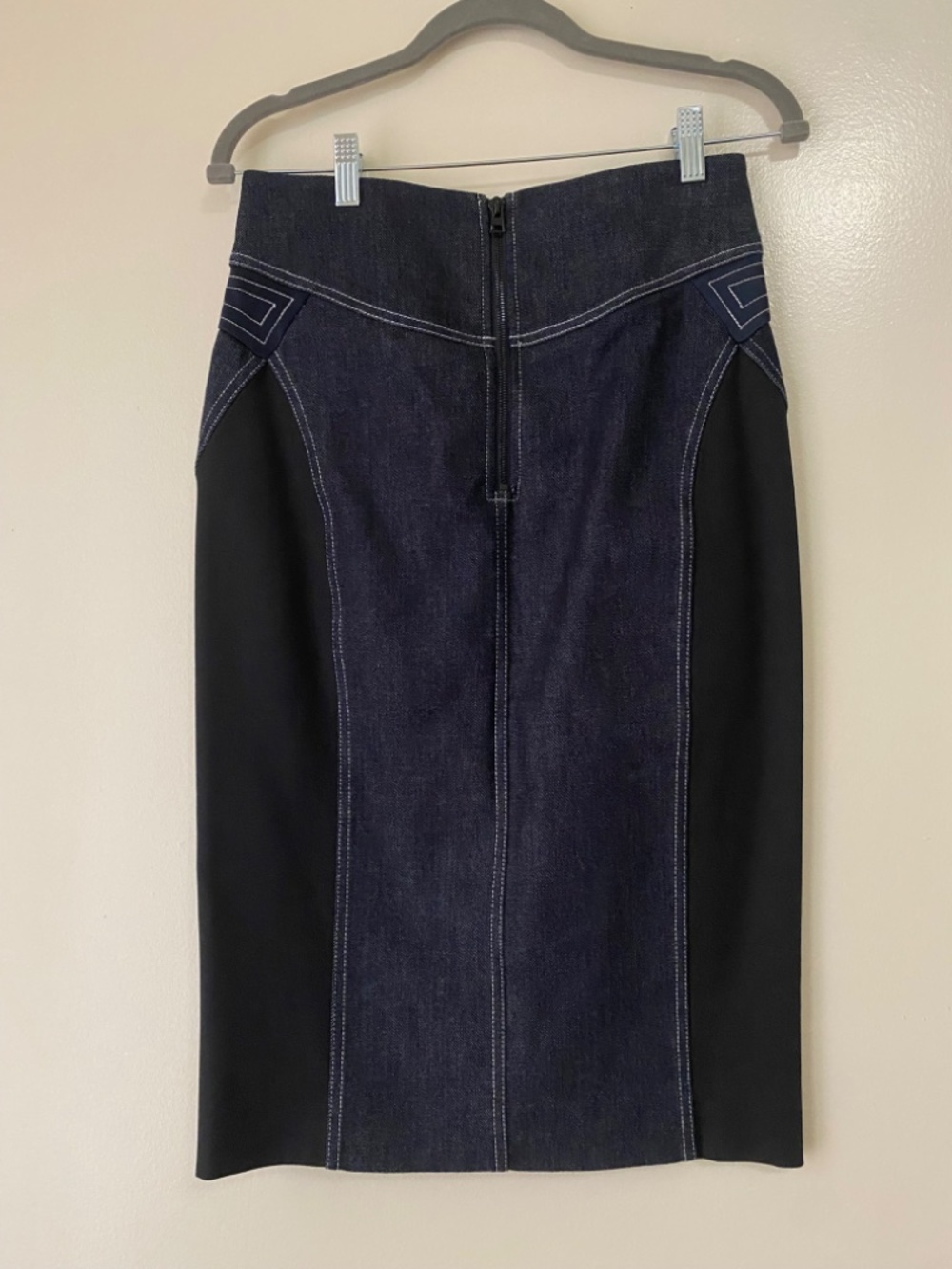 Diane Von Furstenberg - High W Denim Skirt. Size 4